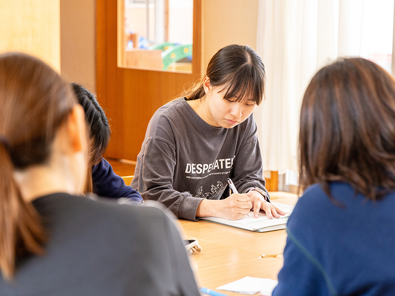 給食会議で「食」の状況を共有!